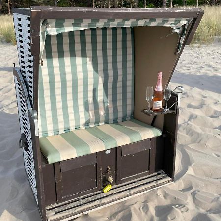 Apartment Ostseerose Ein Strandkorb Ist Im Sommer Inclusive Zempin Bagian luar foto
