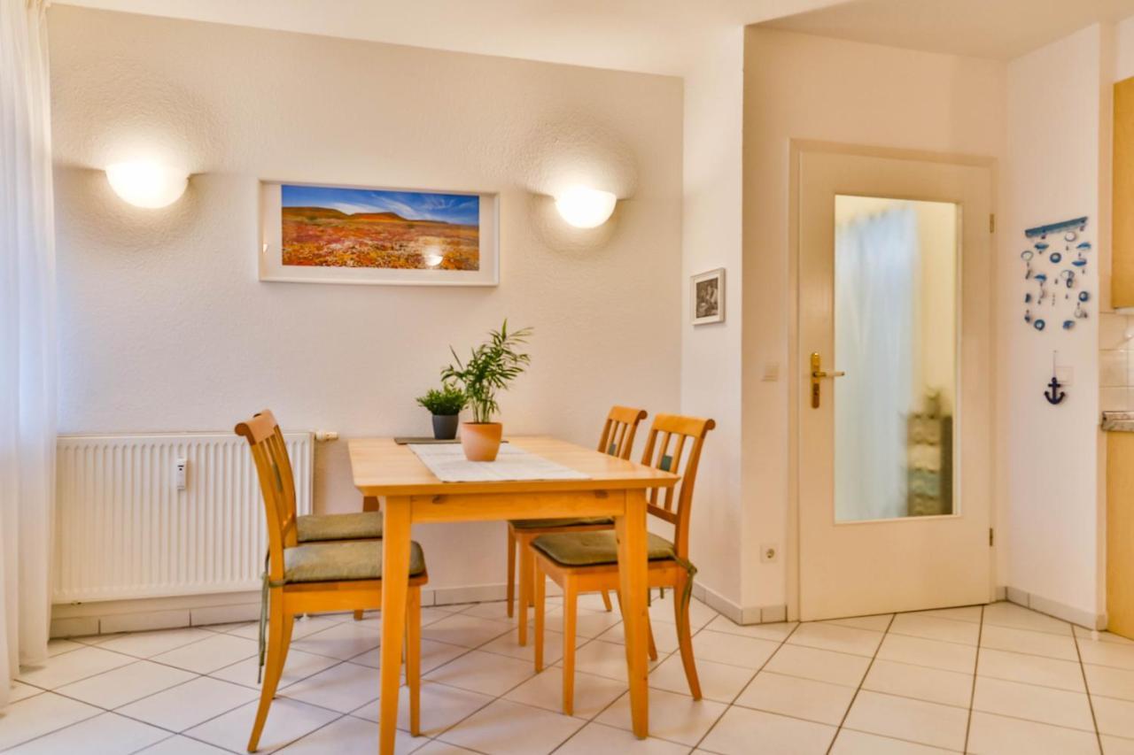 Apartment Ostseerose Ein Strandkorb Ist Im Sommer Inclusive Zempin Bagian luar foto
