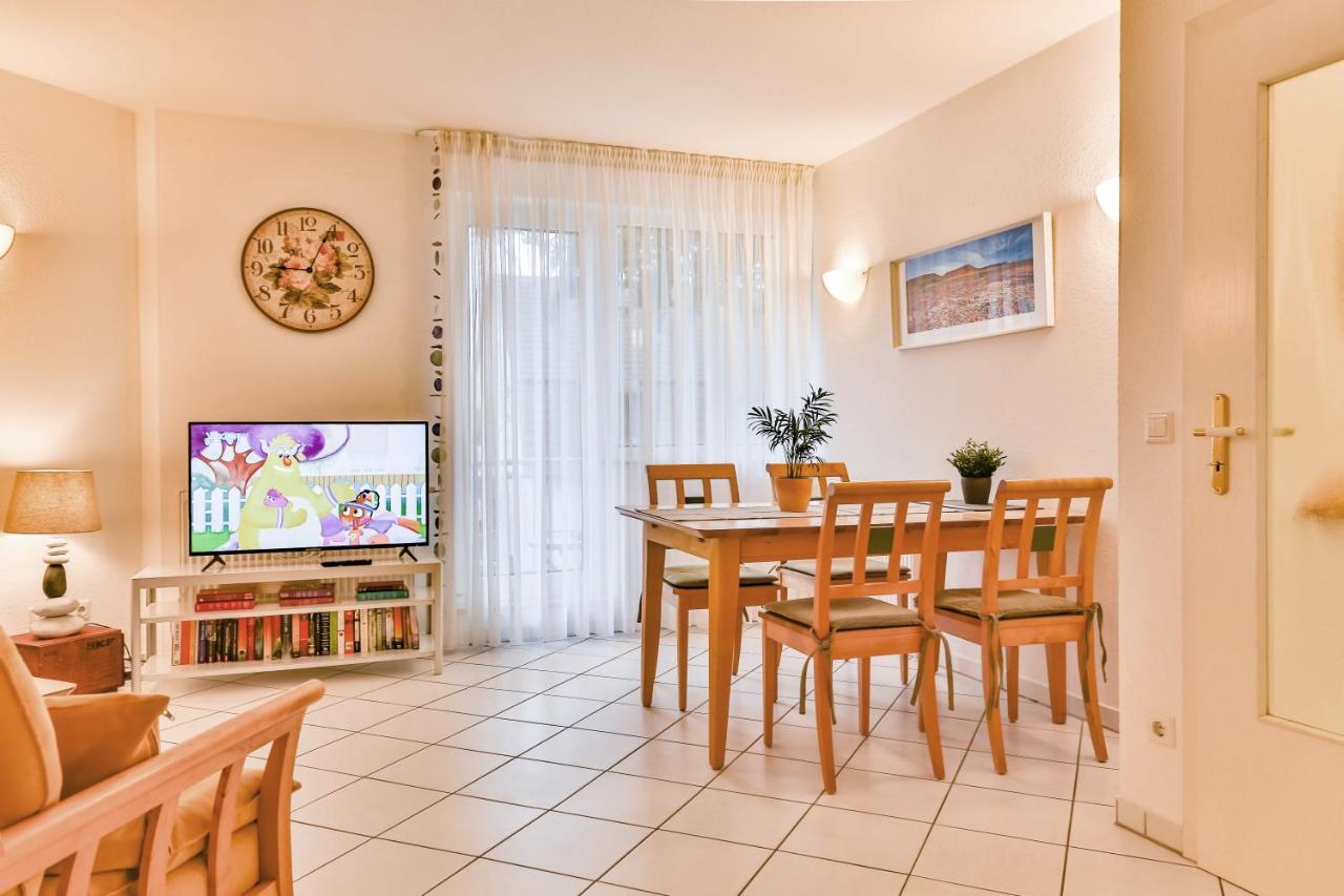 Apartment Ostseerose Ein Strandkorb Ist Im Sommer Inclusive Zempin Bagian luar foto
