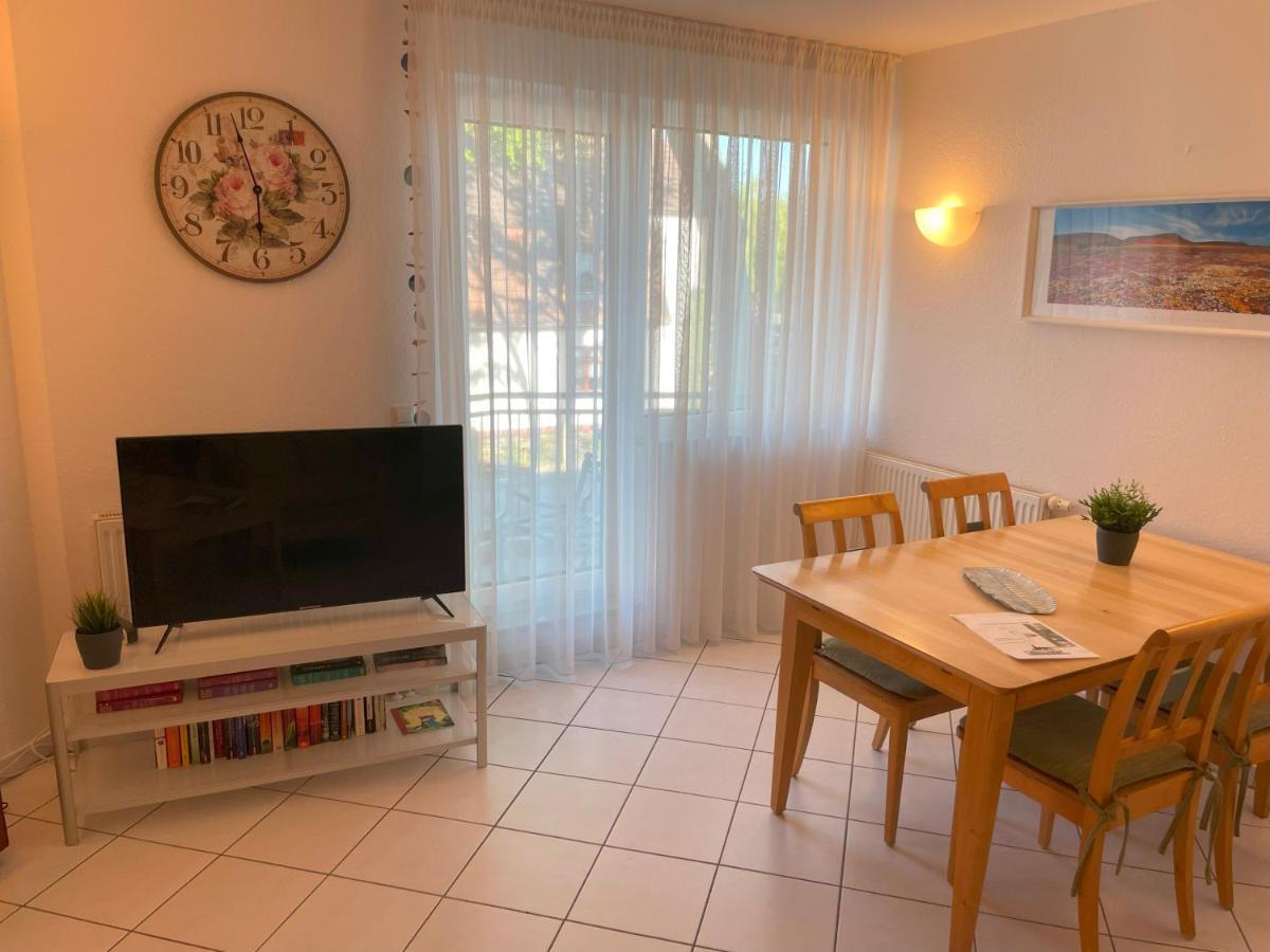 Apartment Ostseerose Ein Strandkorb Ist Im Sommer Inclusive Zempin Bagian luar foto