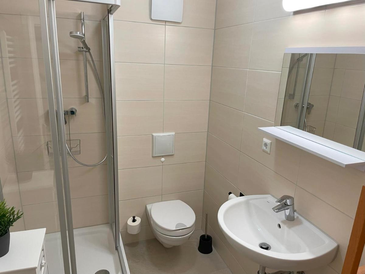 Apartment Ostseerose Ein Strandkorb Ist Im Sommer Inclusive Zempin Bagian luar foto