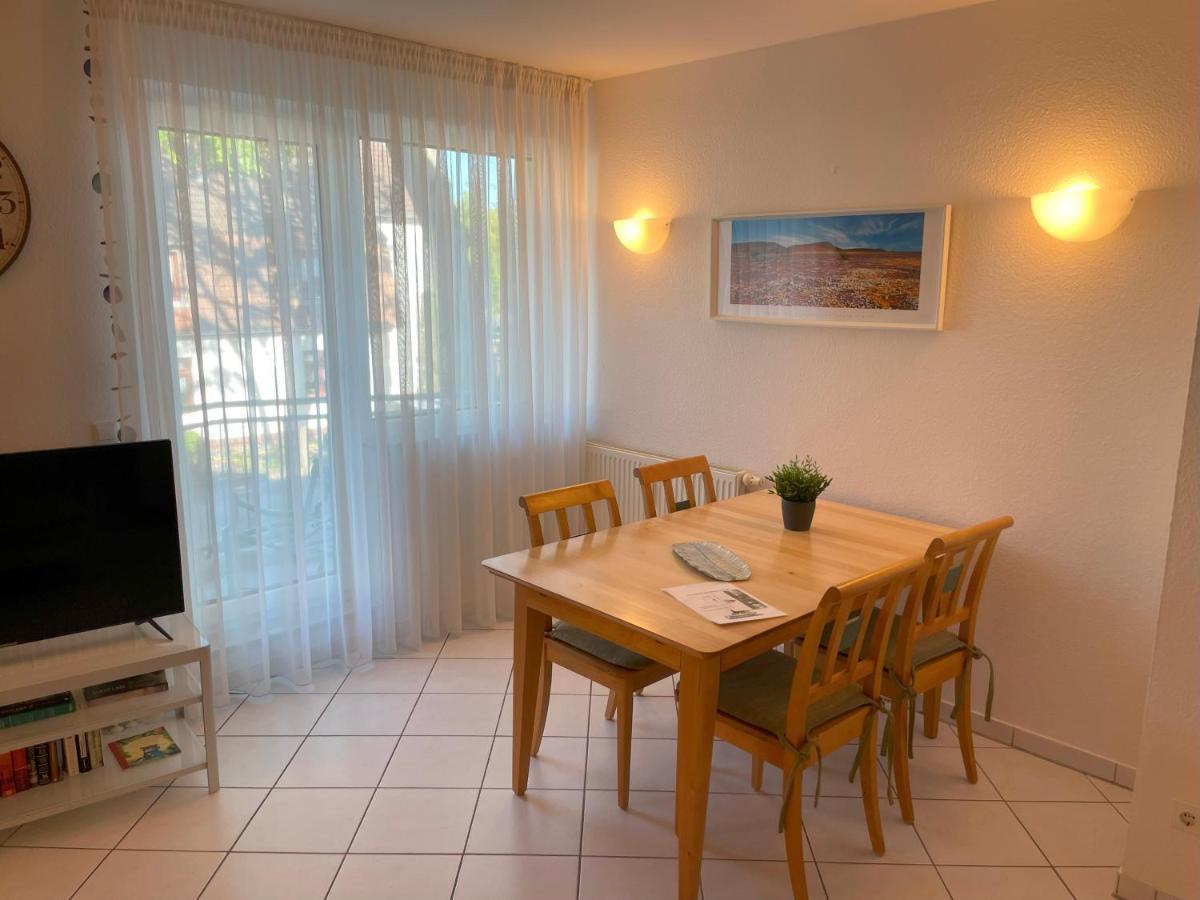 Apartment Ostseerose Ein Strandkorb Ist Im Sommer Inclusive Zempin Bagian luar foto