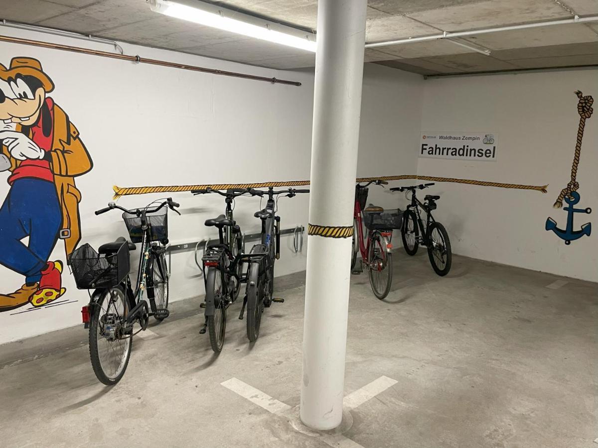 Apartment Ostseerose Ein Strandkorb Ist Im Sommer Inclusive Zempin Bagian luar foto
