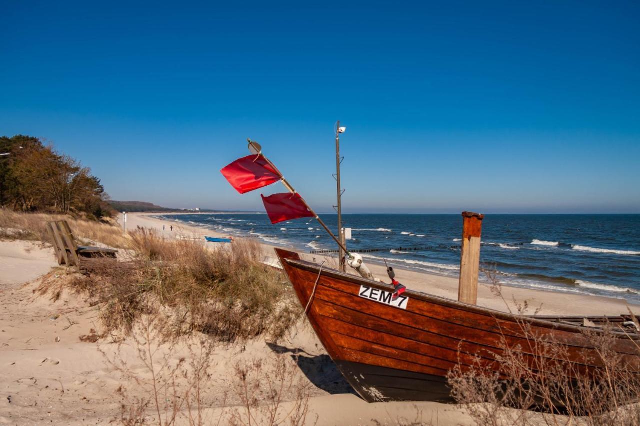 Apartment Ostseerose Ein Strandkorb Ist Im Sommer Inclusive Zempin Bagian luar foto