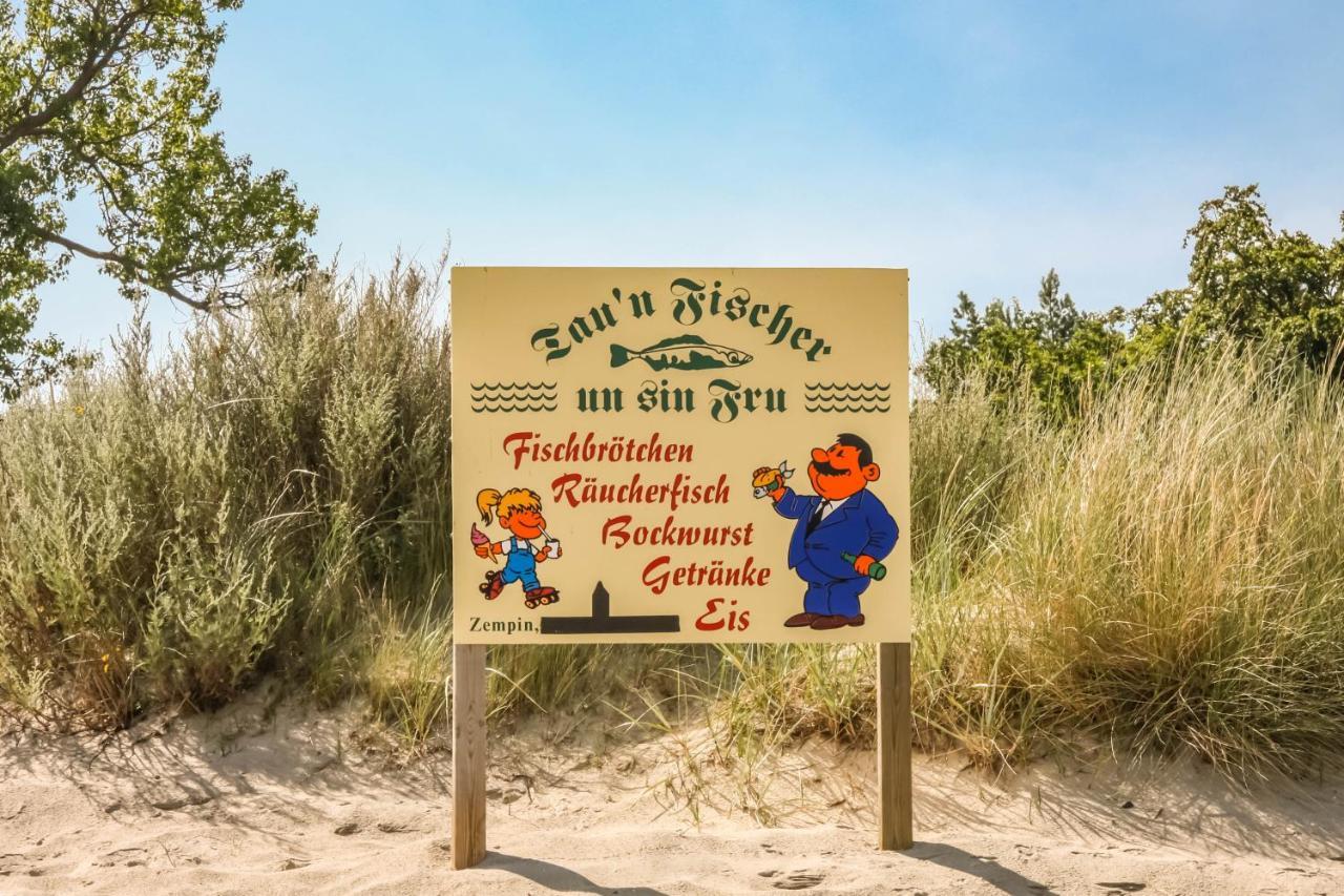 Apartment Ostseerose Ein Strandkorb Ist Im Sommer Inclusive Zempin Bagian luar foto